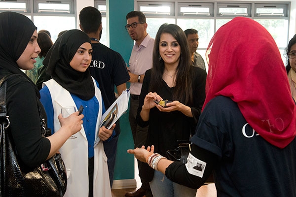 শিক্ষায় এগিয়ে থাকলেও চাকরির নিয়োগে পিছিয়ে ব্রিটিশ এশীয়রা