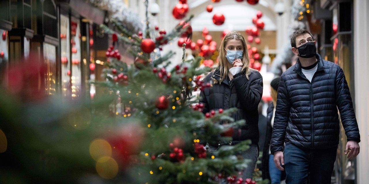 ওমিক্রন ঠেকাতে ক্রিসমাসের পর ব্রিটেনে আসছে দুই সপ্তাহের লকডাউন