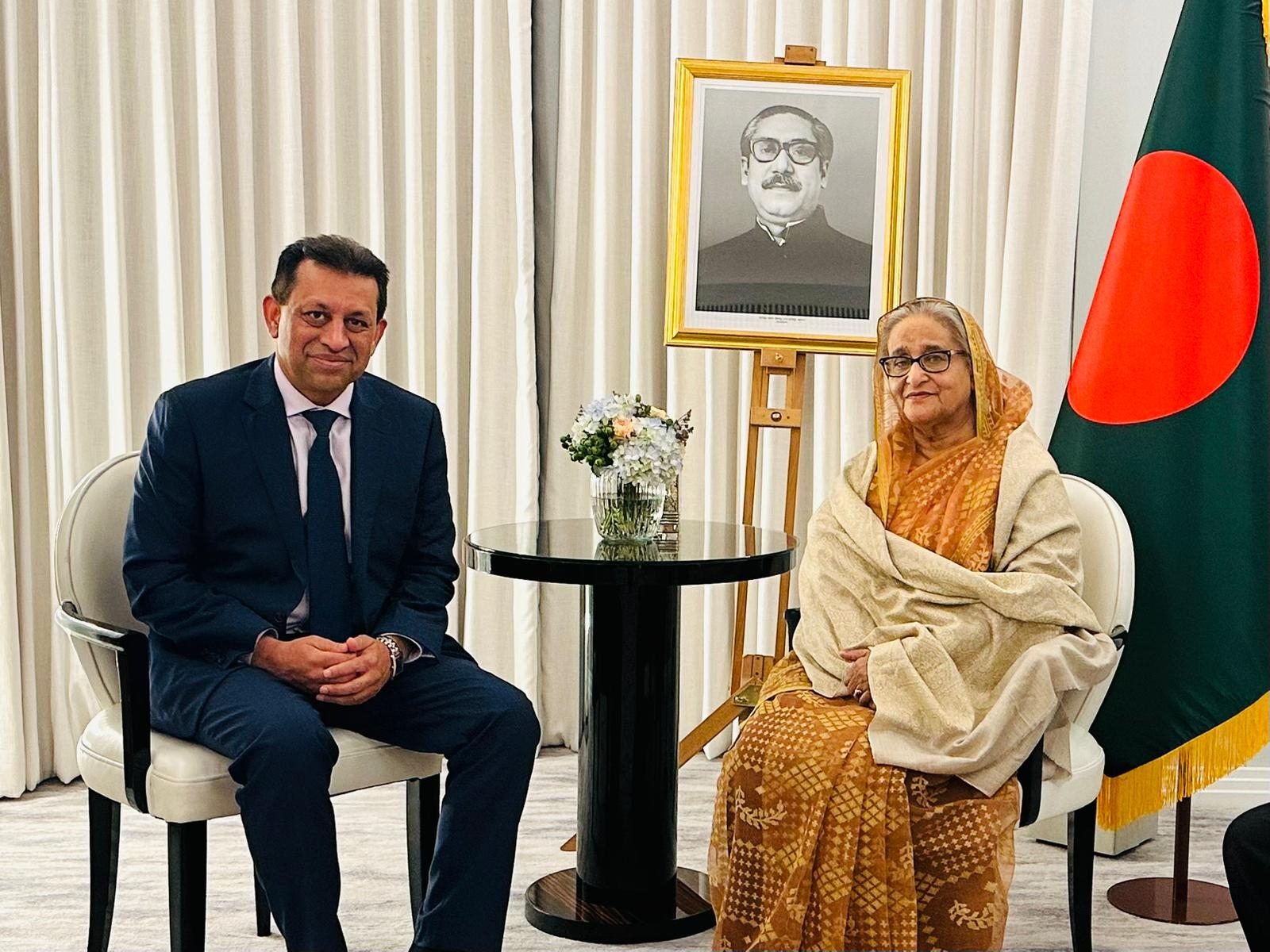 প্রধানমন্ত্রী শেখ হাসিনার সাথে স্কটিশ এমপি ফয়ছল চৌধুরীর সৌজন্য সাক্ষাত