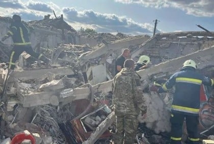 ইউক্রেনে শেষকৃত্যের অনুষ্ঠানে রুশ মিসাইল হামলা, নিহত অর্ধশতাধিক