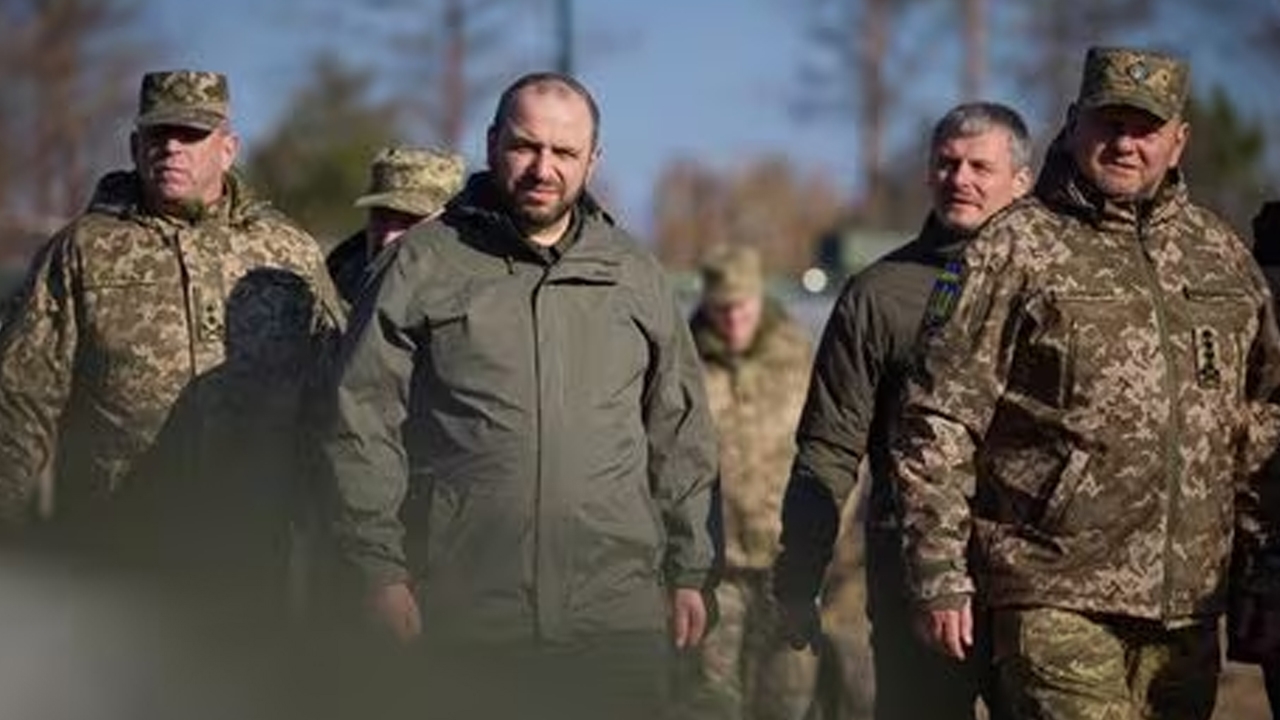 জেলেনস্কির কঠোর সমালোচনায় ইউক্রেনের সেনাপ্রধান