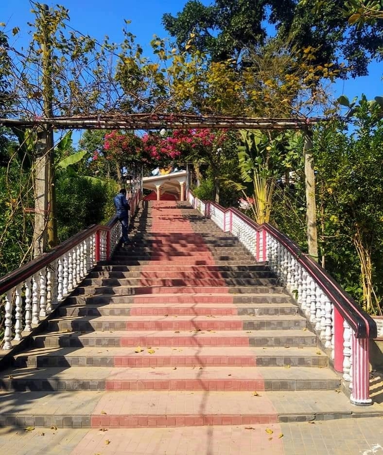 কড়লডেঙ্গা পাহাড়ের মেধস মুনির আশ্রমই সর্বপ্রথম দূর্গা পূজার উৎপত্তিস্থল, যার ৫৫ একর ভূমি আজ বেদখল