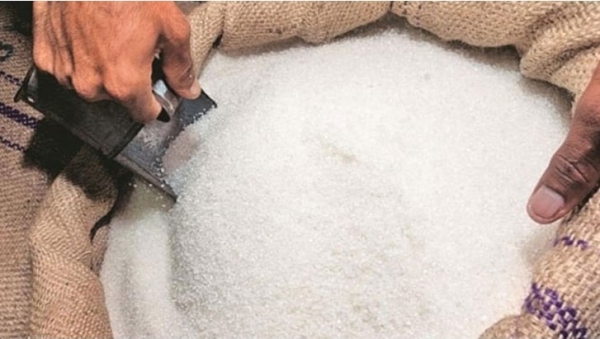 কেজিতে চিনির দাম কমল ১০ টাকা