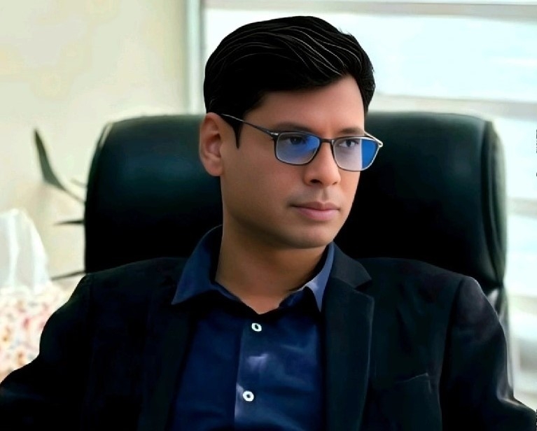 চাকুরির পেছনে না ছুটে নিজেকে তৈরি করুন, চাকুরি আপনাকেই খুঁজে নেবে!