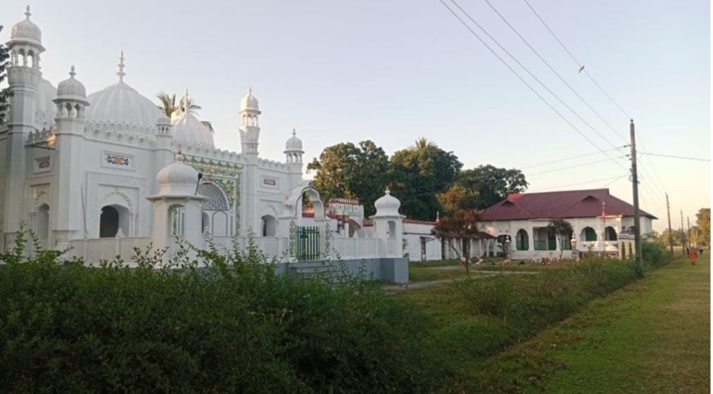 পর্যটকদের কাছে  আকর্ষণীয় স্থান পৃথিমপাশার  জমিদার বাড়ি 