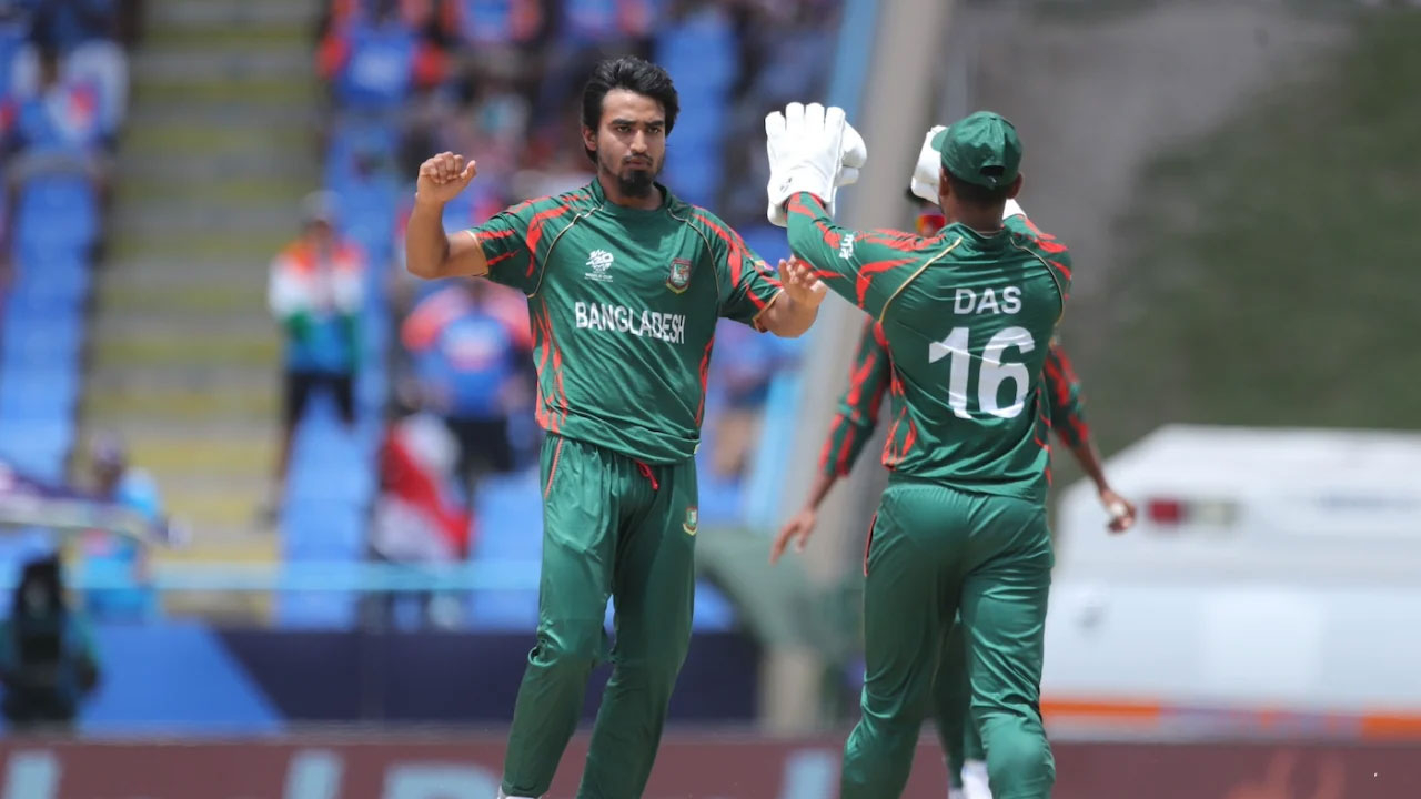 শুরুতে তিন উইকেট নিল বাংলাদেশ 