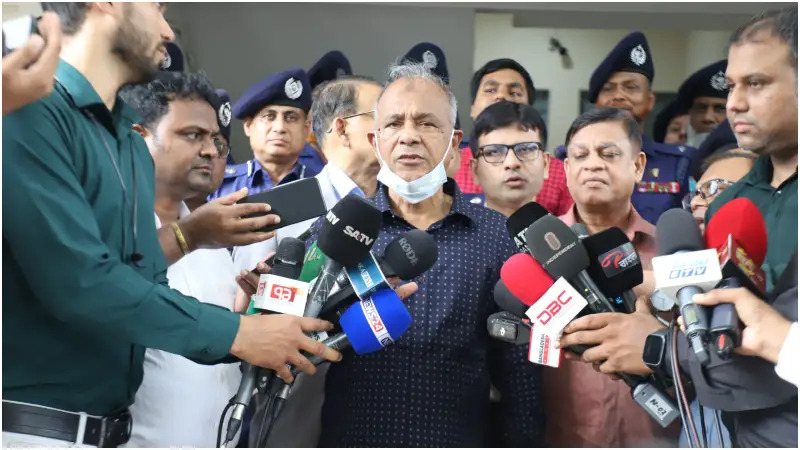 মিটফোর্ডের ঘটনায় জড়িতদের আইনের আওতায় আনা হচ্ছে : স্বরাষ্ট্র উপদেষ্টা