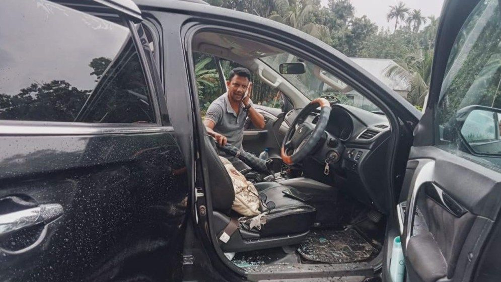 গোপালগঞ্জে এবার ইউএনওর গাড়ি বহরে হামলা