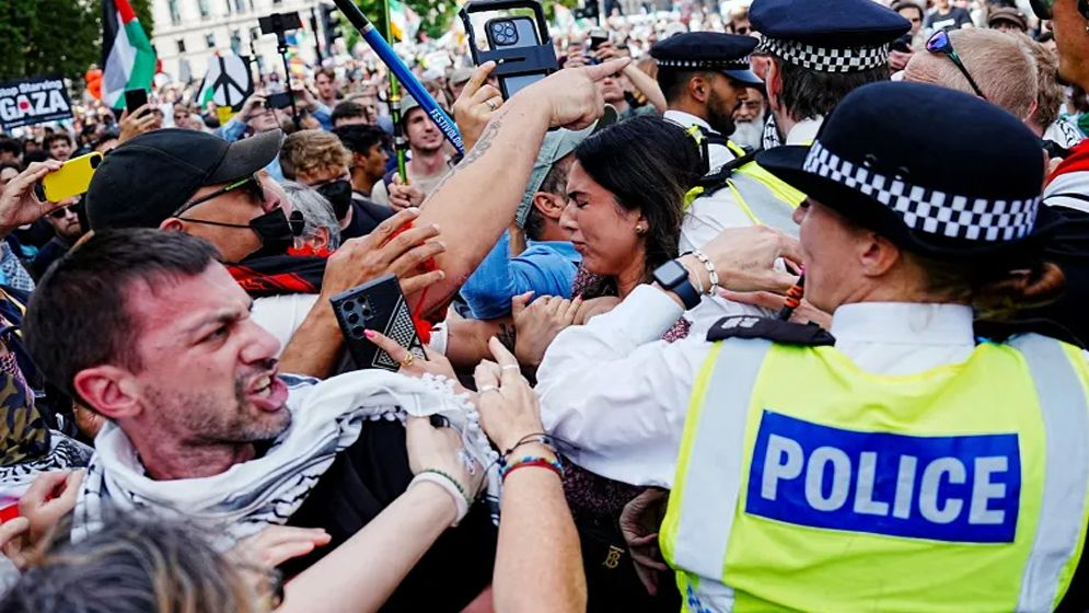 লন্ডনে ‘প্যালেস্টাইন অ্যাকশন’ গ্রুপের বিক্ষোভ, ৪ শতাধিক গ্রেফতার	