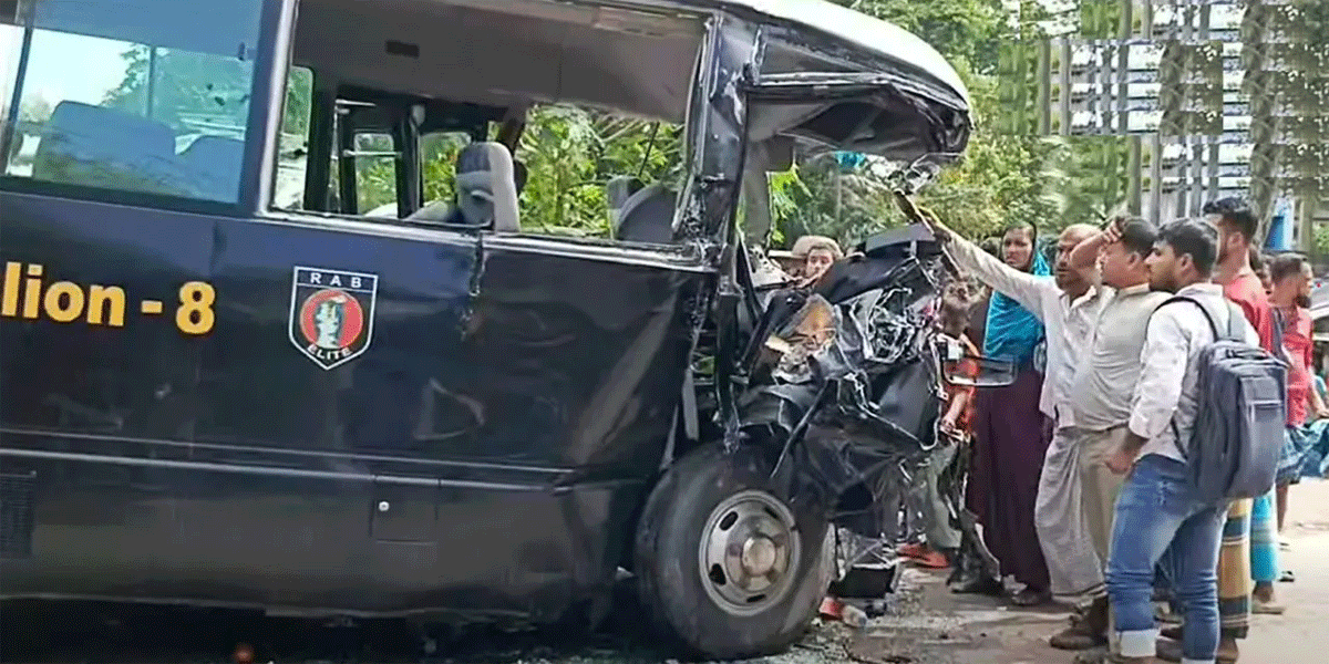 পটুয়াখালীতে র‍্যাবের গাড়ির সাথে বাসের সংঘর্ষ, শিশুসহ নিহত ৩