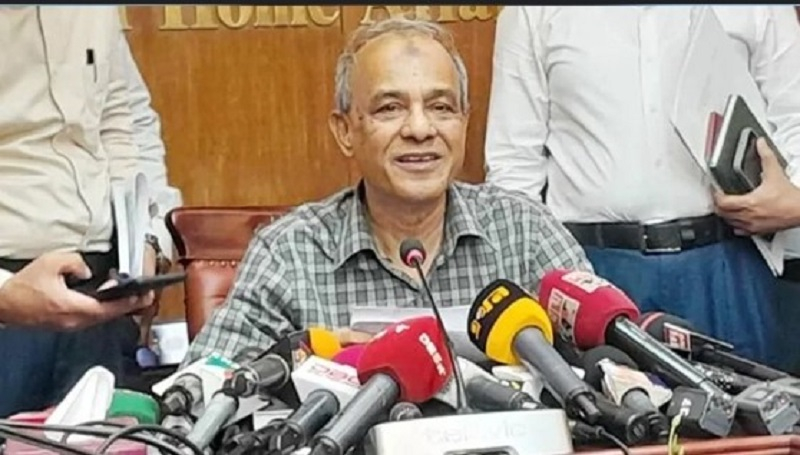 ছেলে-মেয়ে সবাই দেশে, একা ‘সেফ এক্সিট’ নিয়ে কী করব : স্বরাষ্ট্র উপদেষ্টা
