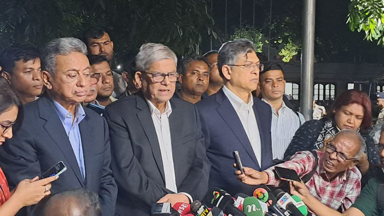 অন্তর্বর্তী সরকারকে তত্ত্বাবধায়ক সরকারের ভূমিকায় যেতে হবে: মির্জা ফখরুল