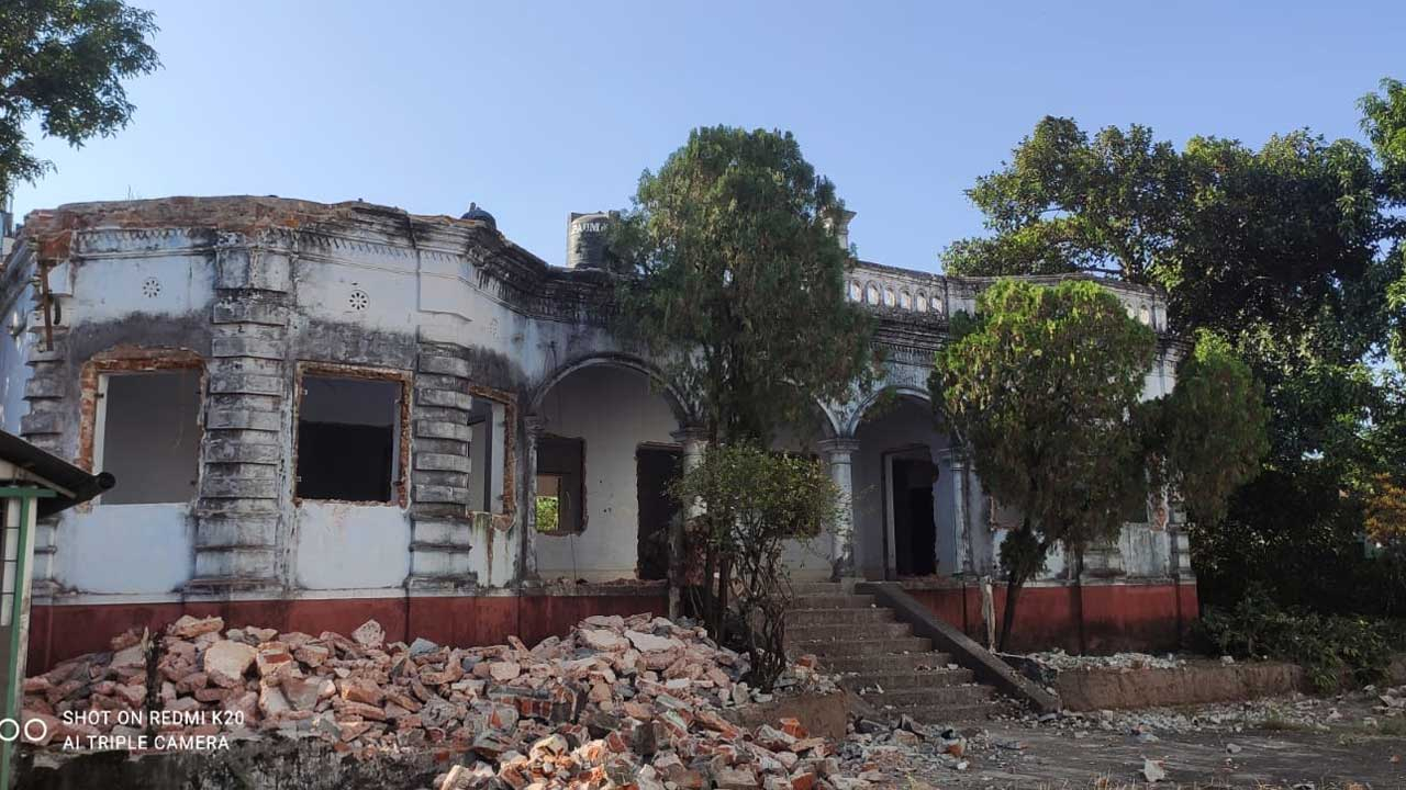 সিলেটে ভেঙে ফেলা হচ্ছে জিন্নাহর স্মৃতিবিজড়িত 'মিনিস্টার বাড়ি'