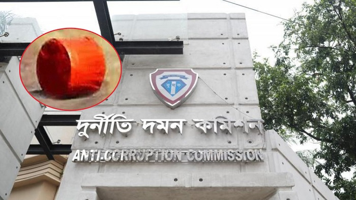 দুদক কার্যালয়ের সামনে ককটেল বিস্ফোরণ