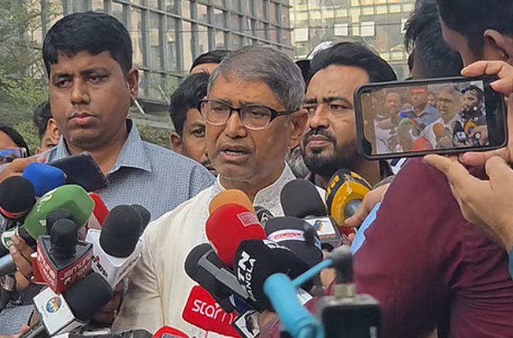 ‘খালেদা জিয়া খুব ক্রিটিক্যাল কন্ডিশনে’