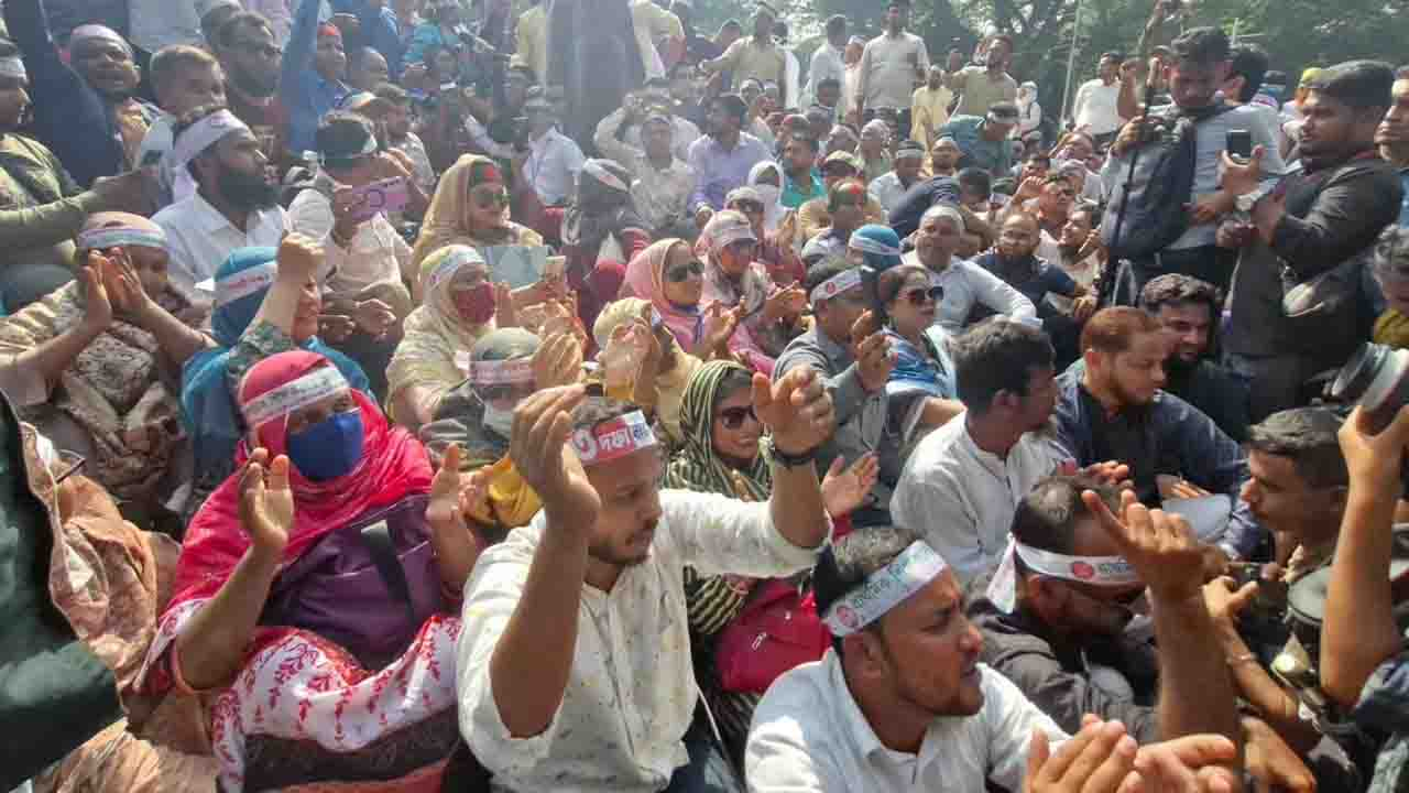 পরীক্ষা বর্জন করে আন্দোলন: শিক্ষকদের বিরুদ্ধে ব্যবস্থা নেবে সরকার