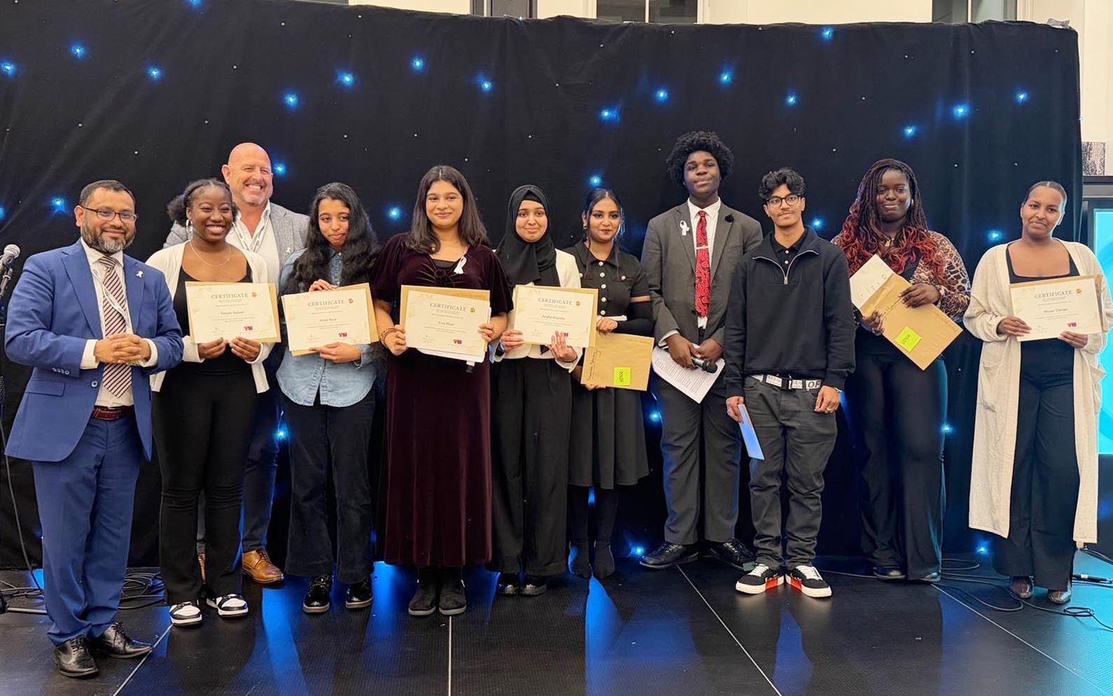 তরুণ স্বেচ্ছাসেবী ও নেতাদের সম্মাননা দিলো টাওয়ার হ্যামলেটস কাউন্সিল  