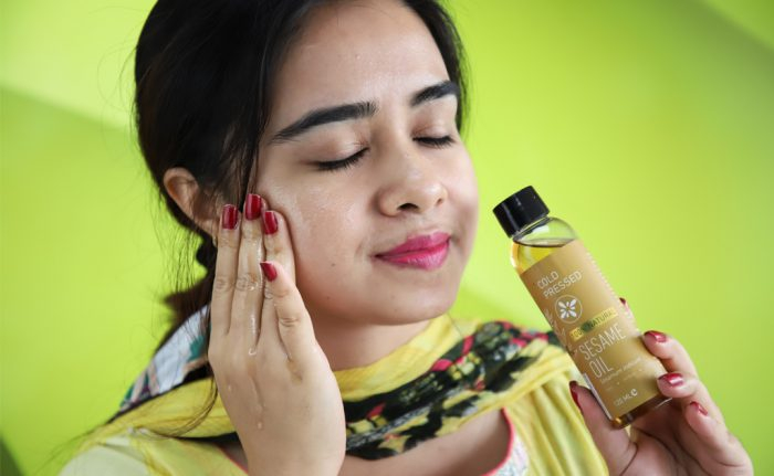 চুলের যত্নে তিলের তেল কতটা উপকারী?