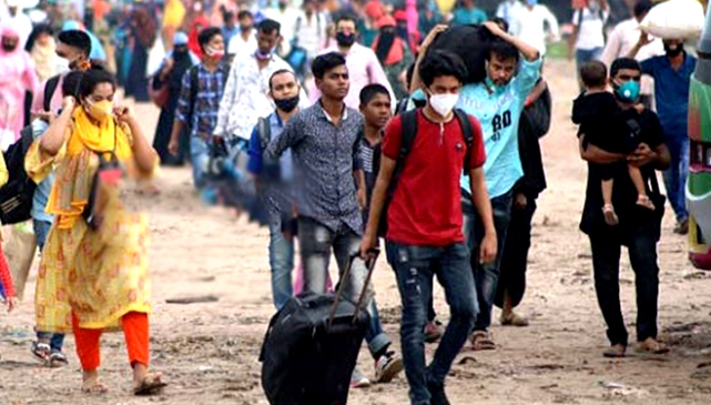 ভোটের ছুটিতে ঘরমুখো মানুষের উপচে পড়া ভিড়, ফাঁকা হচ্ছে ঢাকা