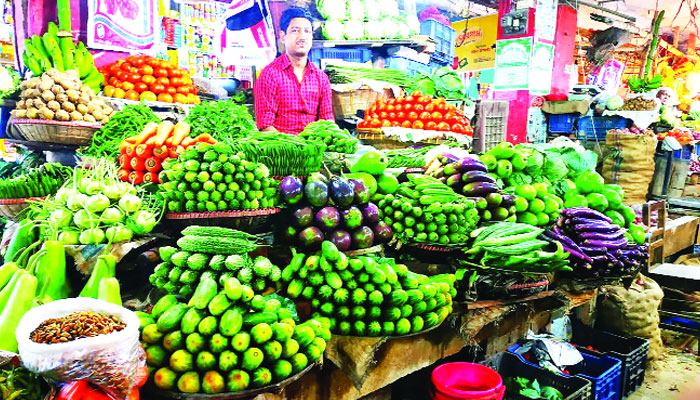রোজার প্রথমেই ঊর্ধ্বমুখী নিত্যপণ্যের দাম, হতাশ ক্রেতারা