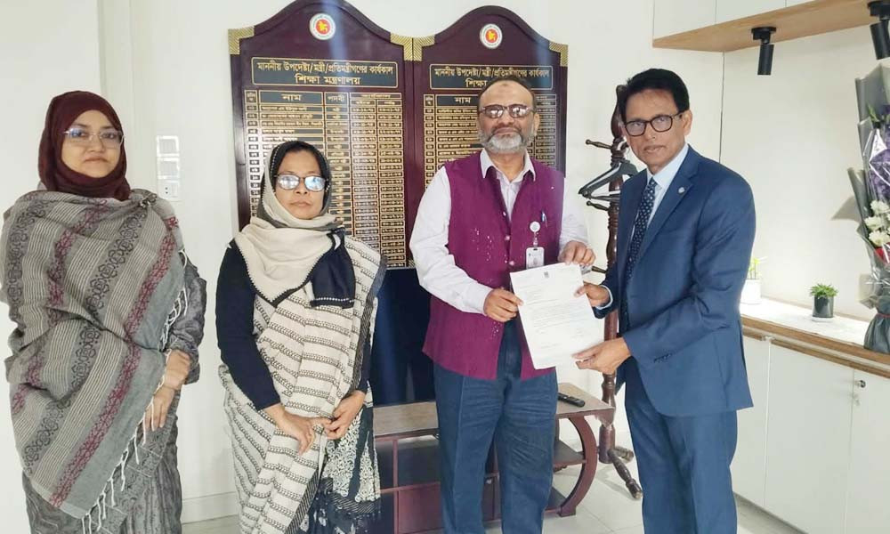 অবশেষে পদত্যাগপত্র জমা দিলেন ঢাকা বিশ্ববিদ্যালয় উপাচার্য 