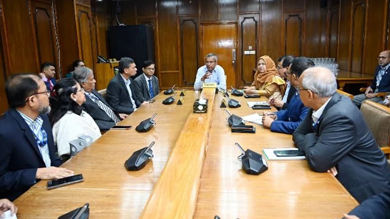 রাজনৈতিক পটপরিবর্তনে বন্ধ কারখানা চালুর উদ্যোগে সহযোগিতা করা হবে: গভর্নর