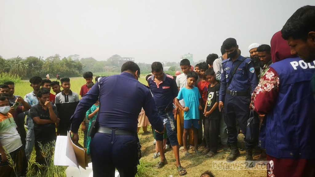ধর্ষণের বিচার চাওয়া কিশোরীকে বাবার কাছ থেকে ছিনিয়ে নিয়ে হত্যা