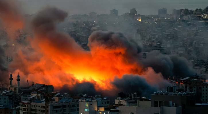 ইরানের তেল ভাণ্ডারে অতর্কিত হামলা, পুড়ছে তেহরান 