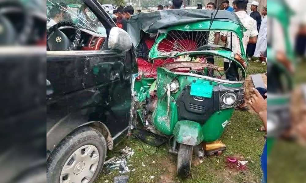 শ্রীমঙ্গলে মাইক্রোবাস-অটোরিকশা সংঘর্ষে নিহত বেড়ে ৩