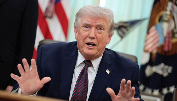 নতি স্বীকার না করলে নৌ-অবরোধের মাধ্যমে ইরানকে কোনঠাসার ইঙ্গিত ট্রাম্পের