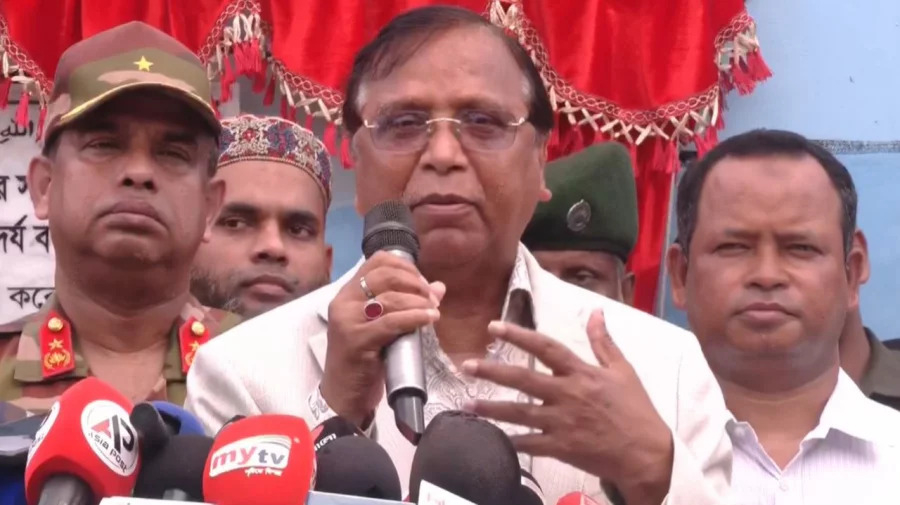 সরকার ফুটপাতের ব্যবসায়ীদের লাইসেন্স দেবে: ডিএসসিসি প্রশাসক