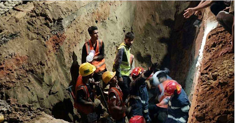 চট্টগ্রাম ওয়াসার খনন কাজের সময় মাটি ধস, ২ শ্রমিক নিহত