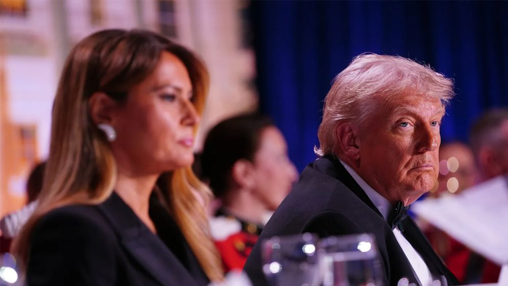 সাংবাদিকদের সঙ্গে নৈশভোজের সময় বন্দুকধারীর হানা, সরিয়ে নেওয়া হলো ট্রাম্পকে