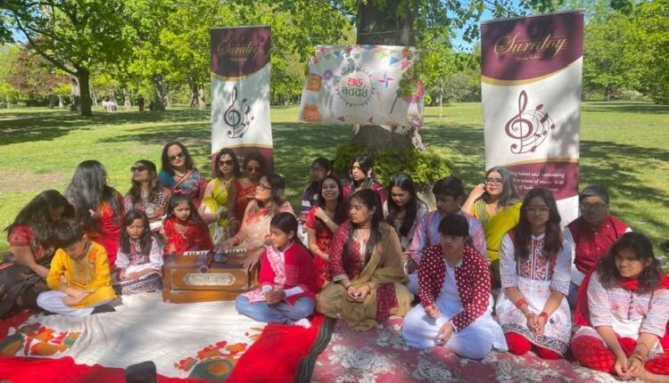 লন্ডনের ভ‍্যালেণ্টাইনস পার্কের আলোছায়াময় পরিবেশে সুরালয়ের বর্ষবরণ উৎসব