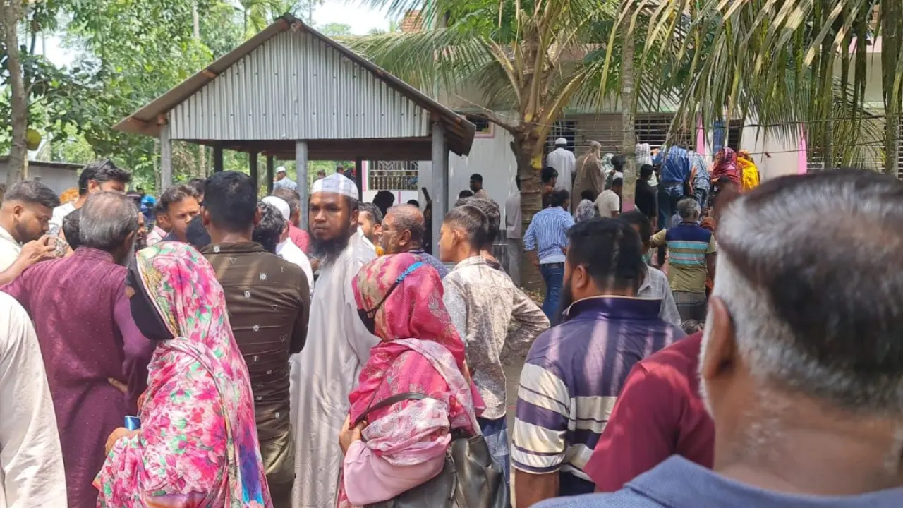 একই পরিবারের ৫ জনকে হত্যা, পলাতক স্বামীকে খুঁজছে পুলিশ