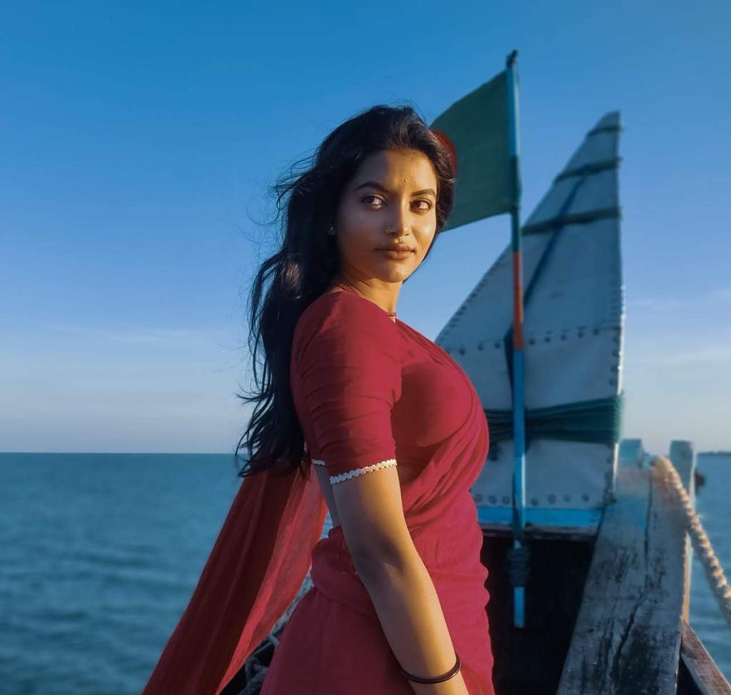 কেন নিজের ফেসবুক অ্যাকাউন্ট ডিলিট করতে চান নাজিফা তুষি?