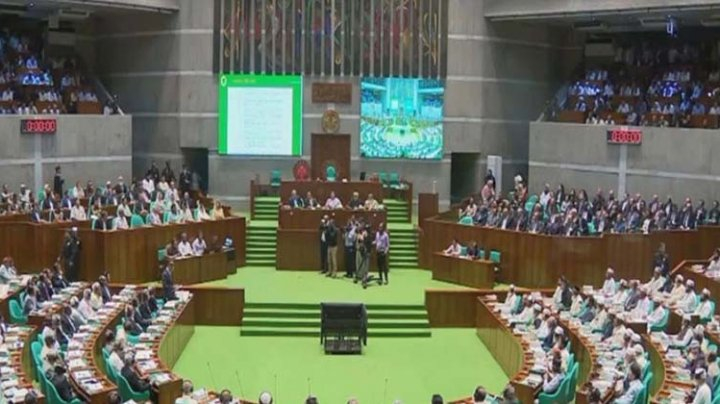 ঋণখেলাপি ইস্যুতে উত্তপ্ত সংসদ, সরকারি ও বিরোধী দলের তুমুল বিতর্ক