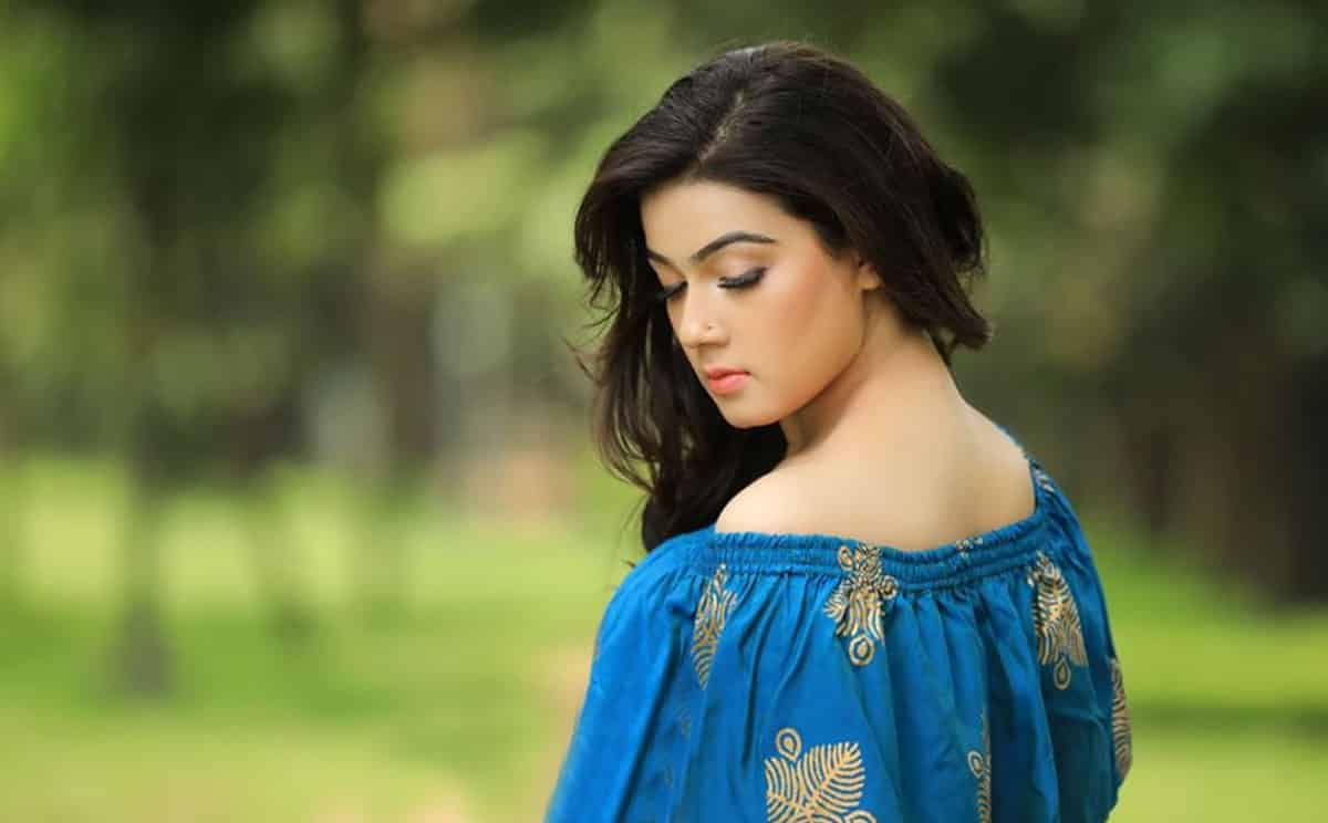 সাবেক প্রতিমন্ত্রী ডা. মুরাদকে নিয়ে মাহিয়া মাহির বিস্ফোরক অভিযোগ