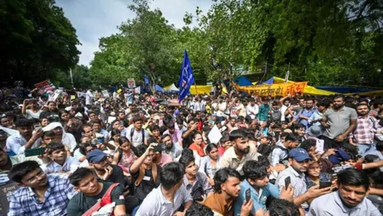 দিল্লির যন্তর মন্তরে বাড়ছে ভিড়, আন্দোলন ছড়িয়ে পড়ছে বিদেশেও