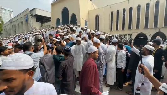 বায়তুল মোকাররমে খতিবের ‘অপসারণ দাবি’ ঘিরে উত্তেজনা
