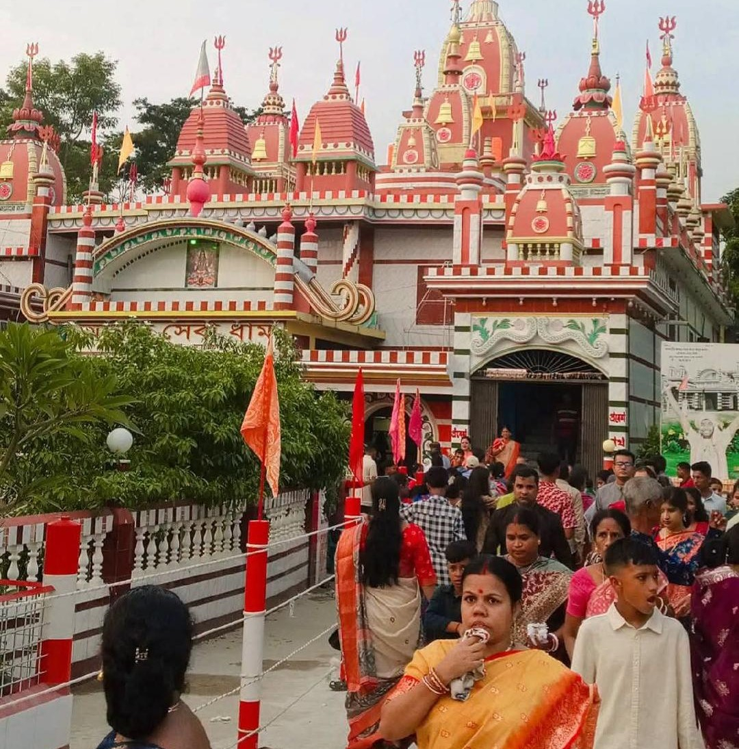 সহস্রভুজা দুর্গার মহিমায় অনন্য কাদিপুর শিববাড়ী