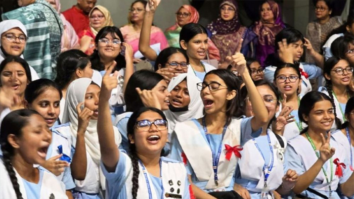 এইচএসসি ও সমমানের পরীক্ষার ফলাফল প্রকাশ, পাসের হার ৫২.১২ শতাংশ
