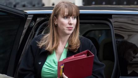 কর ফাঁকির অভিযোগ স্বীকার করে ব্রিটেনের উপ-প্রধানমন্ত্রীর পদত্যাগ