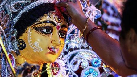 বিজয়া দশমী আজ, প্রতিমা বিসর্জনে শেষ হচ্ছে দুর্গোৎসব	