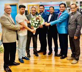 আন্তর্জাতিক জালালাবাদ উৎসব ২০২৫ উপলক্ষে ক্যারল ও দিপককে ফুলেল শুভেচ্ছা