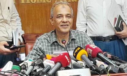 প্রবাসীদের পাসপোর্ট ফি কমানোর চিন্তা করছে সরকার