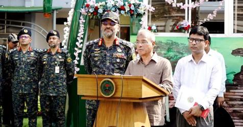 প্রতি ভোটকেন্দ্রে অস্ত্রধারীসহ ১৩ আনসার সদস্য থাকবে: স্বরাষ্ট্র উপদেষ্টা