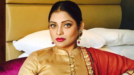 স্বর্ণের গয়না চুরির দায়ে গ্রেপ্তার অভিনেত্রী রূপা দত্ত