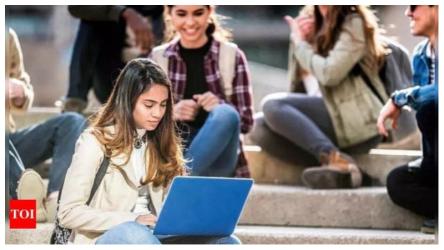 কানাডায় ভারতীয় শিক্ষার্থীদের ভিসা বাতিলের হার বেড়ে ৭৪%