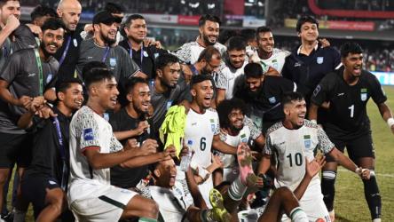 ভারতকে হারানোয় ২ কোটি টাকা পুরস্কার পাচ্ছেন ফুটবলাররা